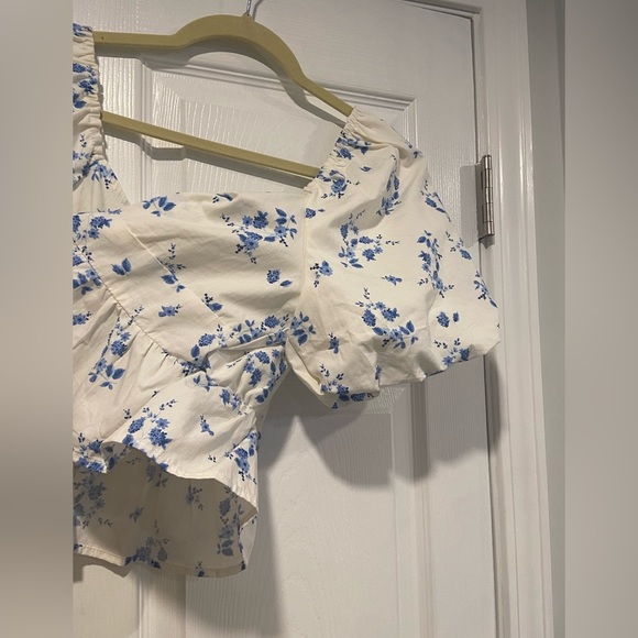 NWOT Band of the Free Size L Blue Floral Bows Cut Out Puff Peplum Crop Top - Picture 6 of 11